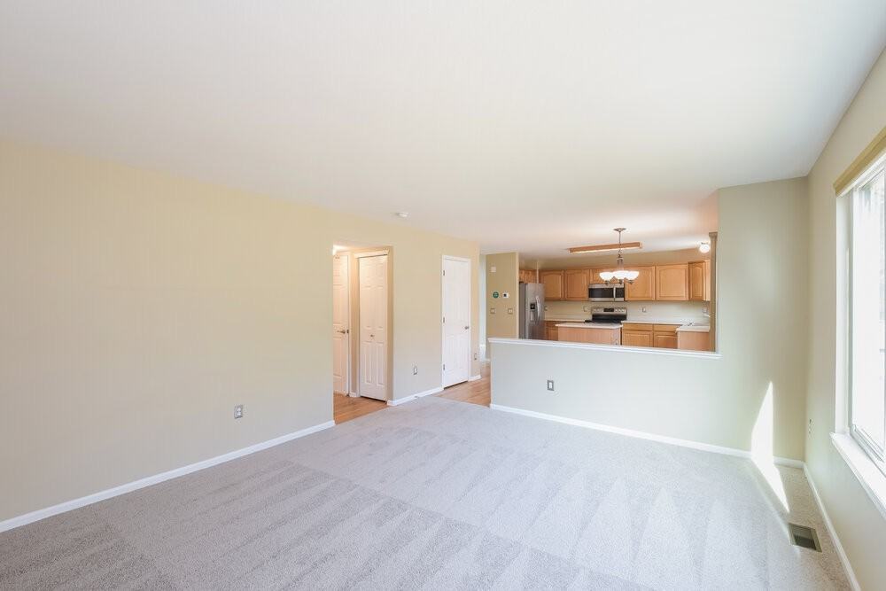 5544 S Wenatchee St - Photo 6 of 18