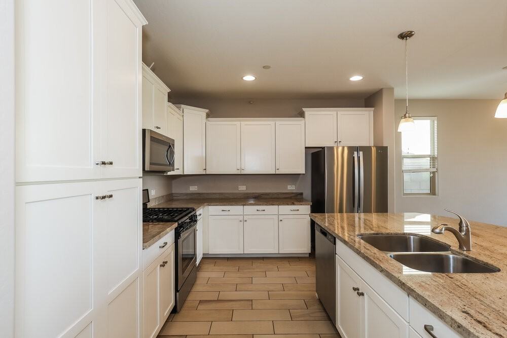 10654 W Anna Ave - Photo 6 of 16