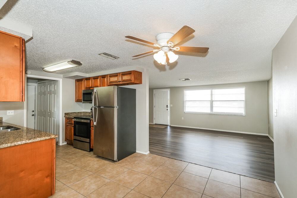 11610 Meadow Dr - Photo 6 of 16