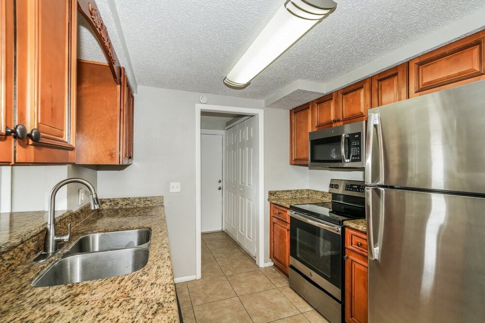 11610 Meadow Dr - Photo 7 of 16