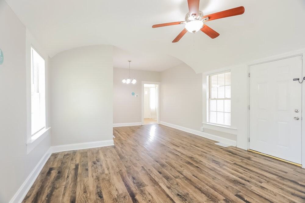 624 9th Ave - Photo 6 of 19