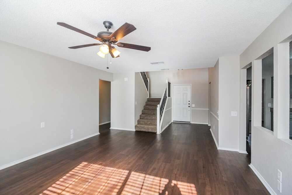 3229 Kathy Ln - Photo 4 of 15