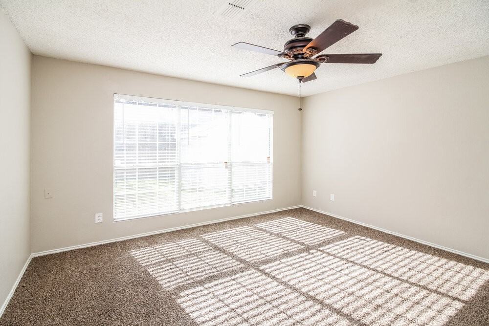 3229 Kathy Ln - Photo 6 of 15