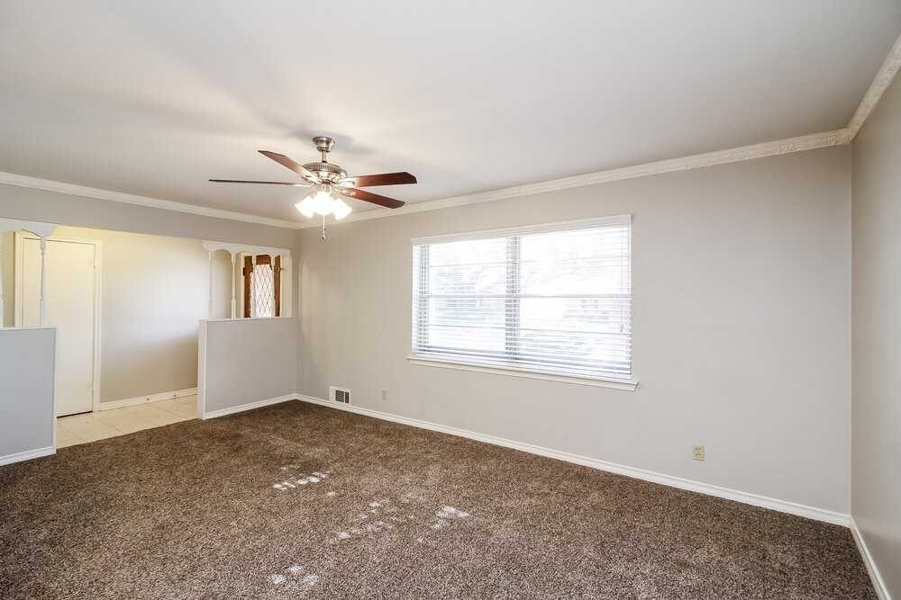 107 W Rio Grande St - Photo 2 of 15
