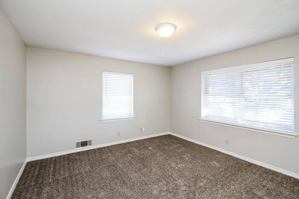 107 W Rio Grande St - Photo 6 of 15