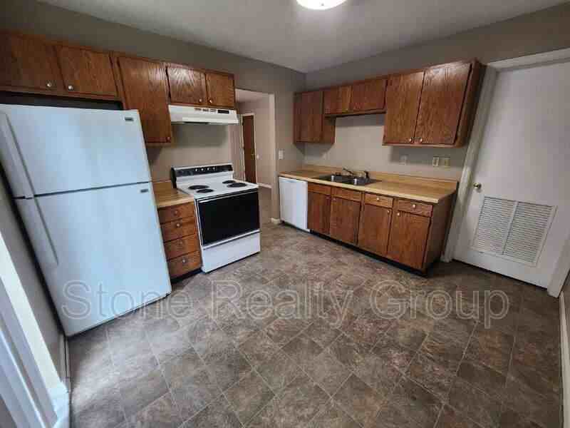 2474 E Clayton Dr - Photo 3 of 8