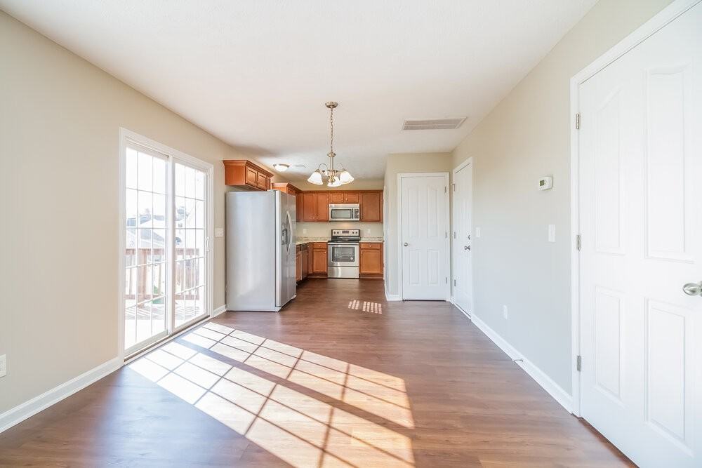 1057 Tammy Sue Ln - Photo 5 of 16