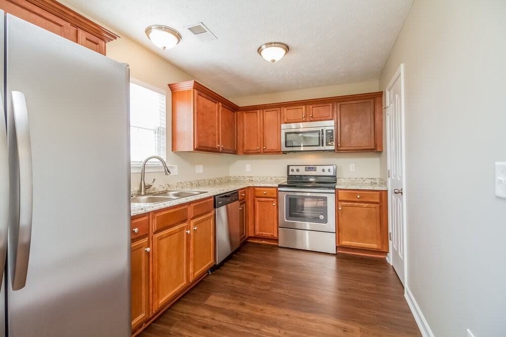 1057 Tammy Sue Ln - Photo 6 of 16