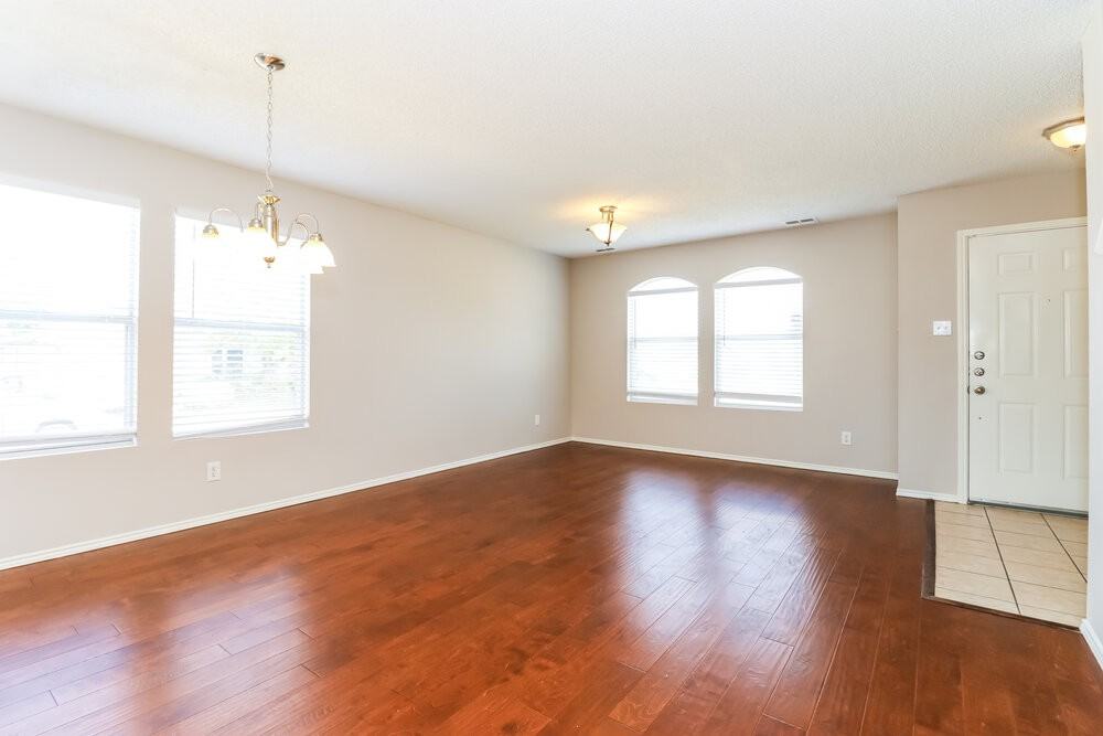8750 Gray Fox Ct - Photo 6 of 17