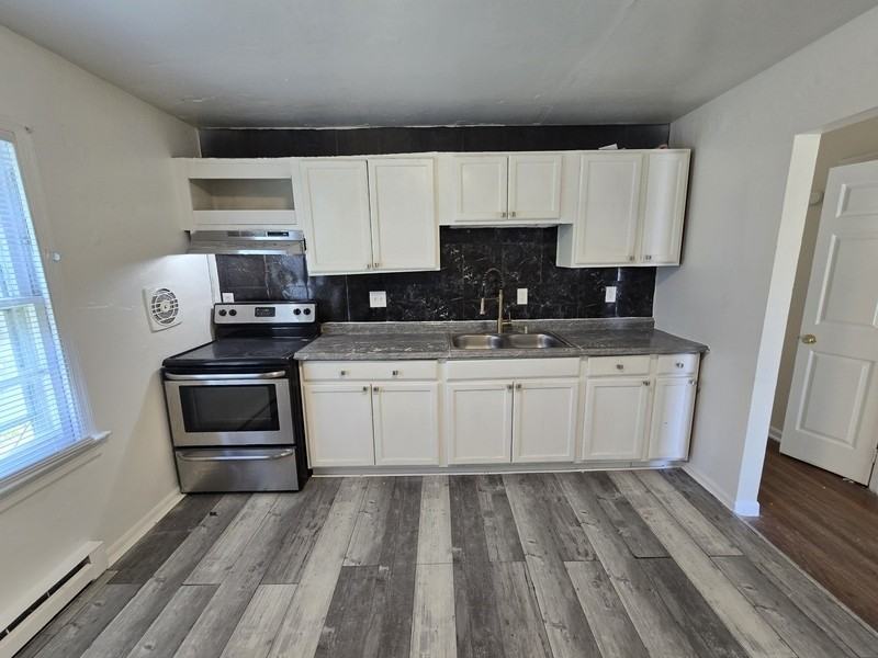 2423 Whitcomb St - Photo 3 of 9