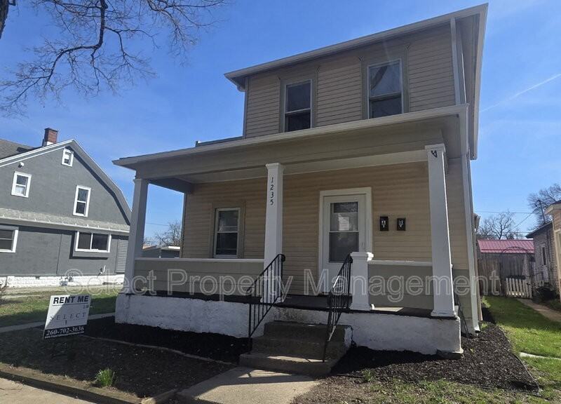1235 Huestis Ave #B - Photo 2 of 21