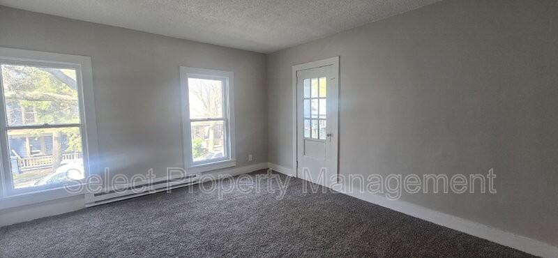 1235 Huestis Ave #B - Photo 4 of 21