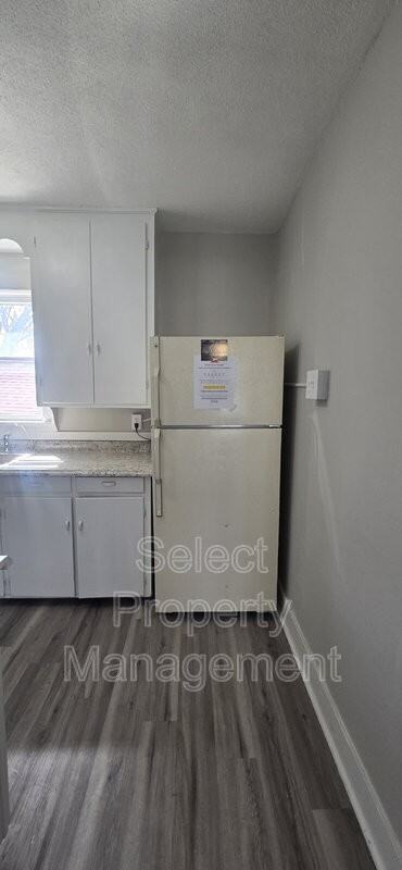 1235 Huestis Ave #B - Photo 7 of 21