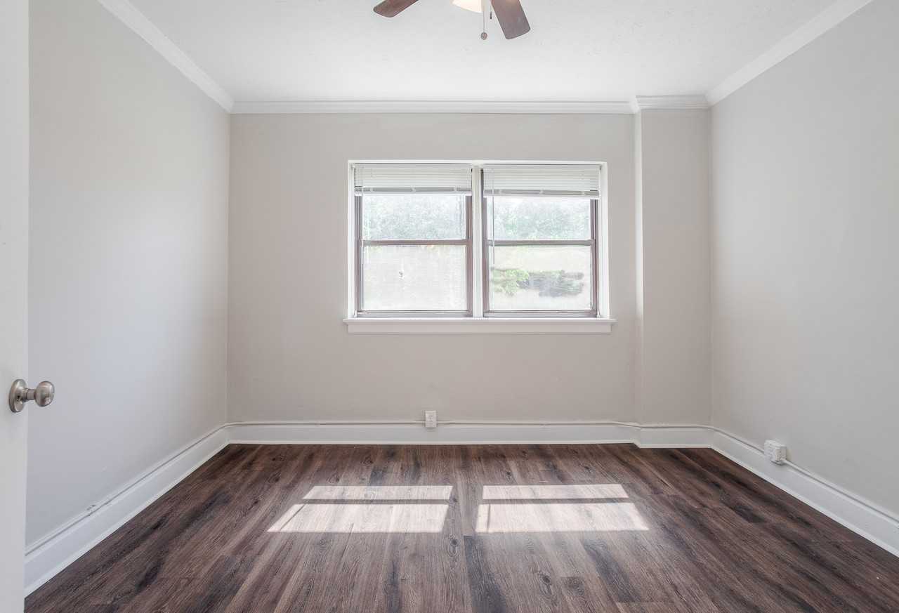 2315 Kemper Lane - Photo 2 of 45
