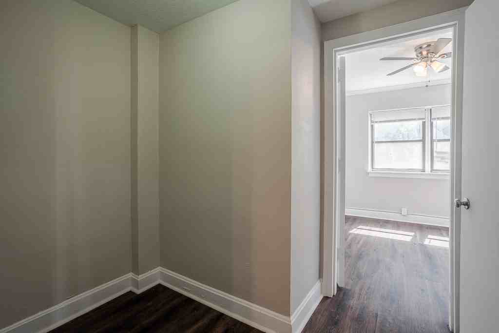 2315 Kemper Lane - Photo 5 of 45