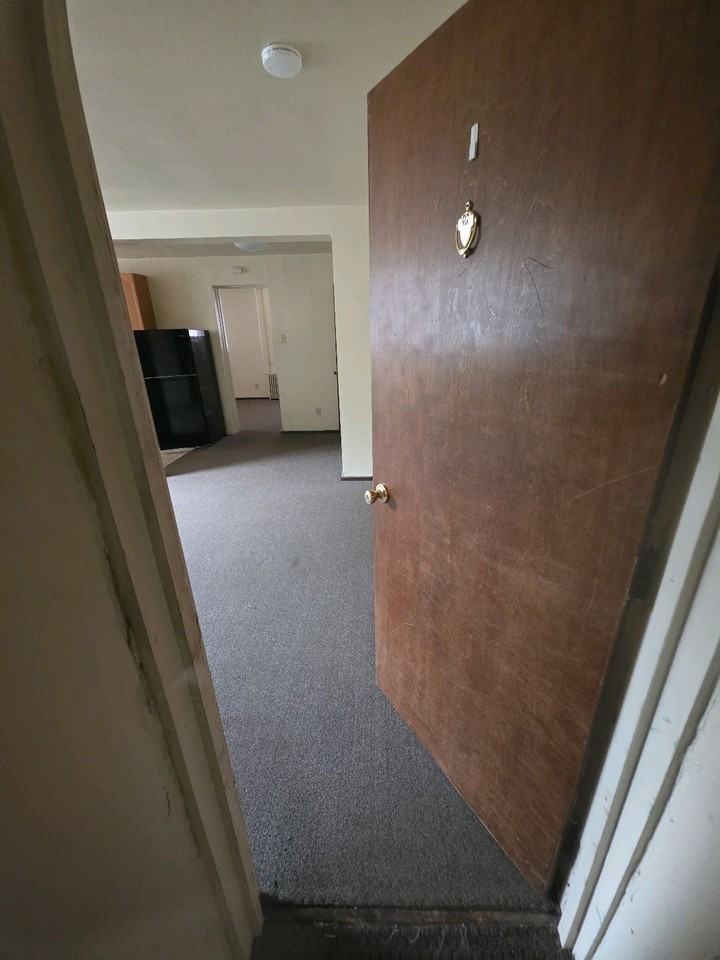 121 Mount Lebanon Boulevard - Photo 7 of 12