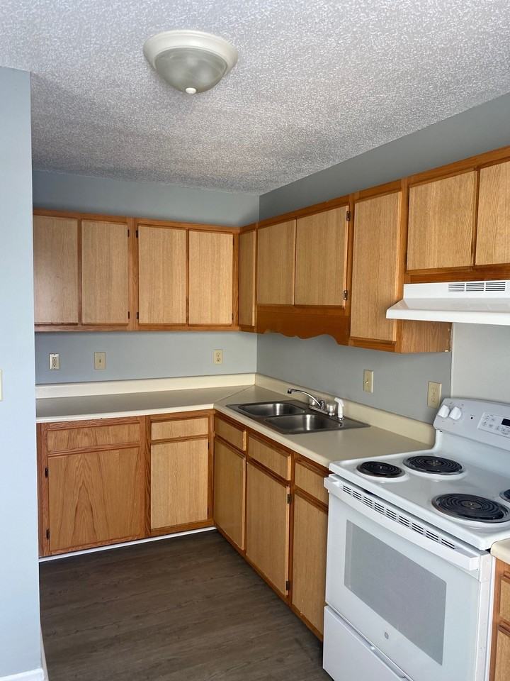 DENTON TOWNHOMES - Photo 2 of 24