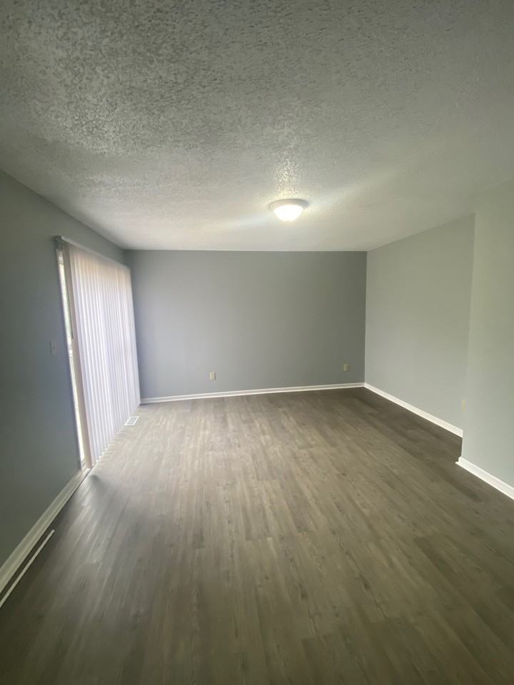 DENTON TOWNHOMES - Photo 4 of 24