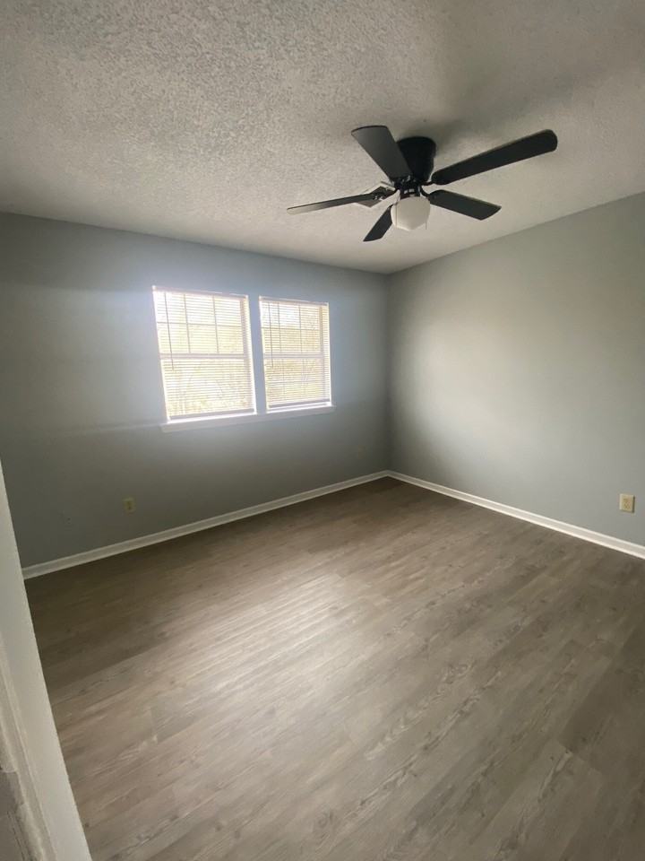 DENTON TOWNHOMES - Photo 5 of 24