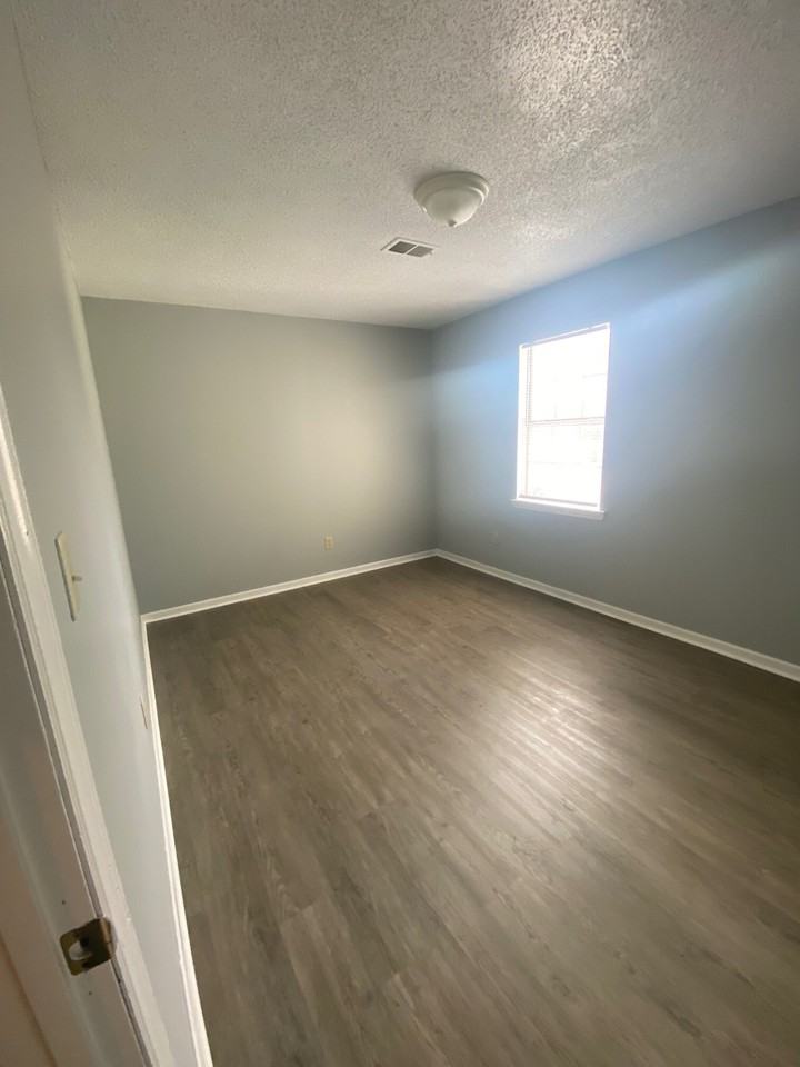 DENTON TOWNHOMES - Photo 7 of 24
