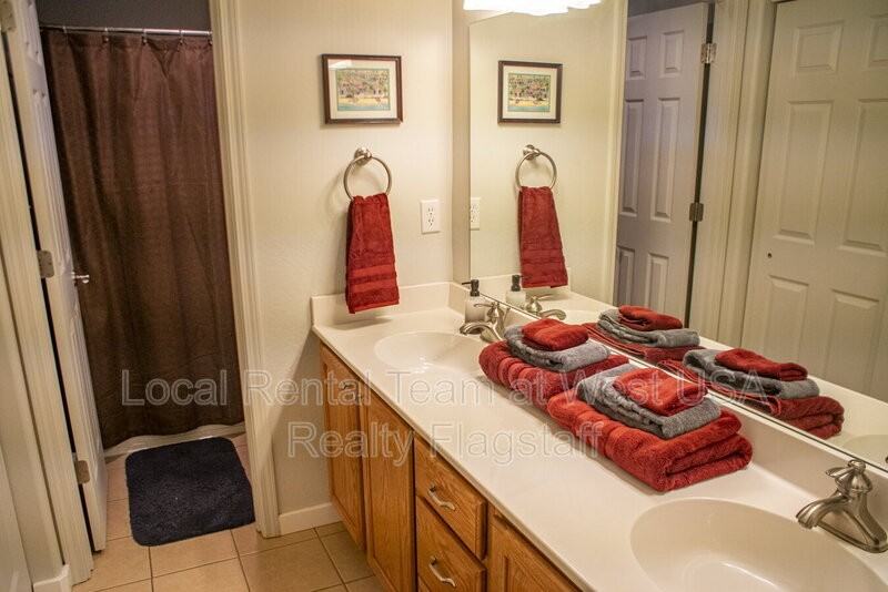 2439 W Silverton Dr - Photo 4 of 14