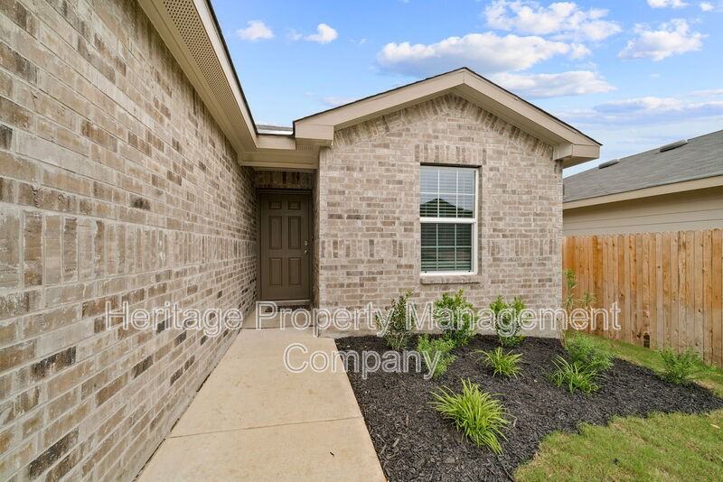 2917 Wentwood Run - Photo 3 of 35