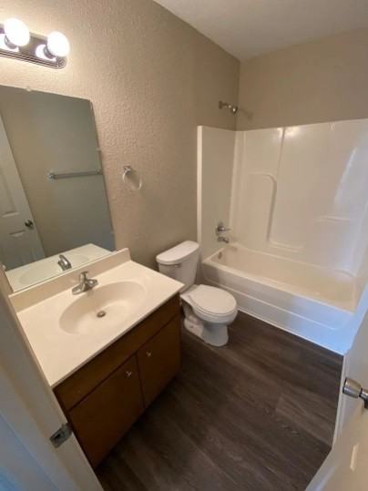 415 Grover Street - Photo 6 of 15