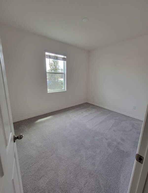 662 Fairview Ave - Photo 4 of 11