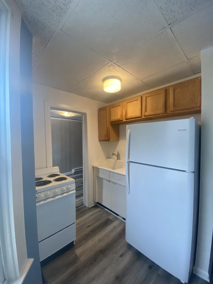 909 South 8th Street - Photo 3 of 6