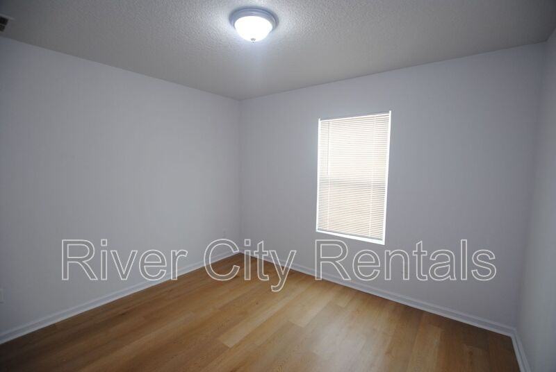 468 Southeaststreet - Photo 4 of 19