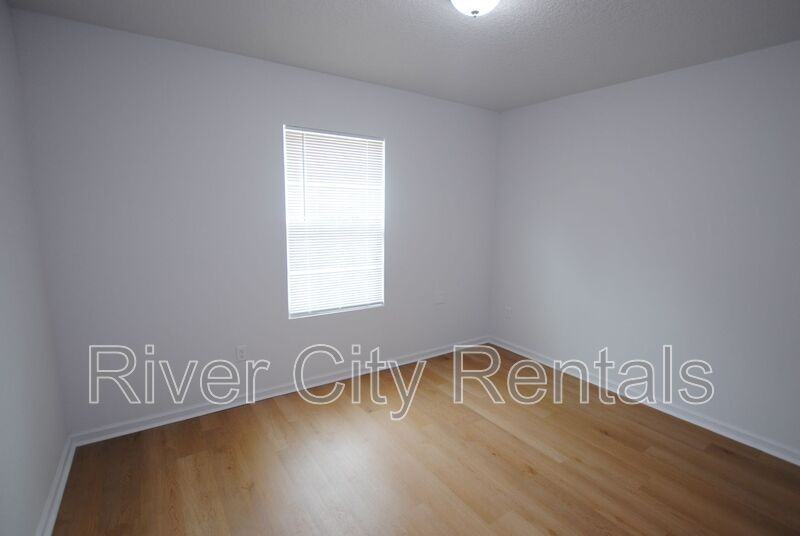 468 Southeaststreet - Photo 5 of 19