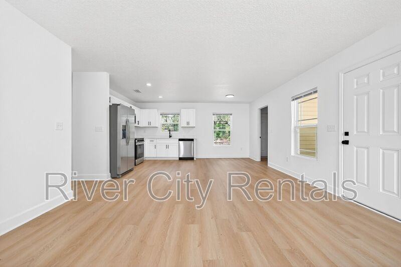 5432 Laredo St - Photo 4 of 19