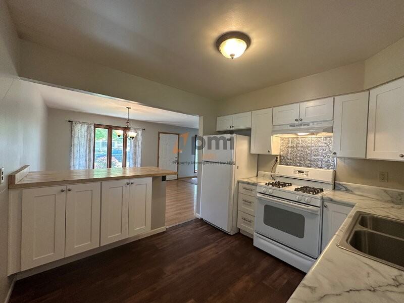 6850 Van Buren Pl - Photo 4 of 19