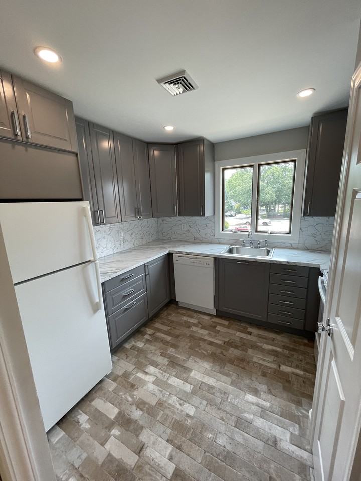 Windsor Gardens Apartments - Photo 3 of 10