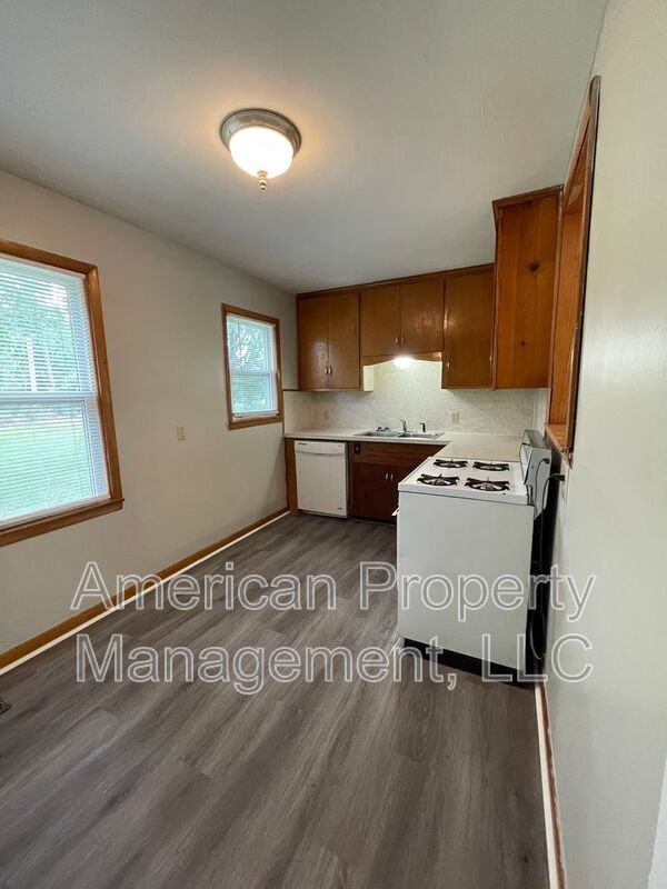 523 E Duncan St - Photo 7 of 33