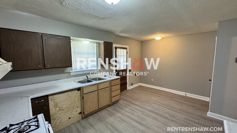 3220 S Mendenhall Rd - Photo 4 of 16