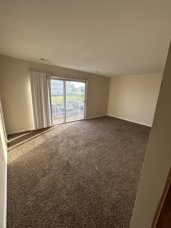 103 N. Edgewood Apt 10 - Photo 3 of 10