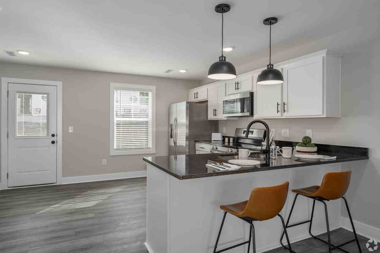 1003 Lafayette Rd. - Photo 5 of 19