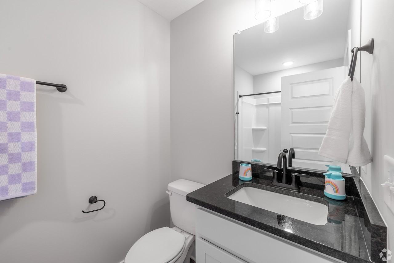 1003 Lafayette Rd. - Photo 7 of 19