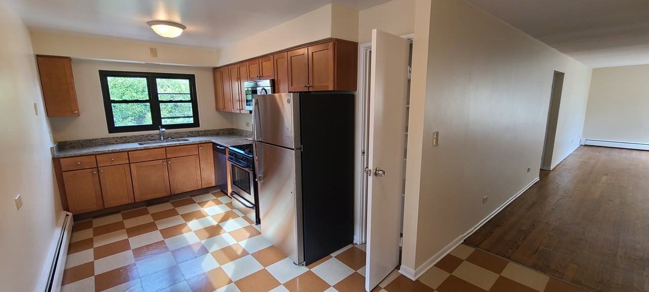 W Sherwin Ave & N Ashland Ave - Photo 2 of 11