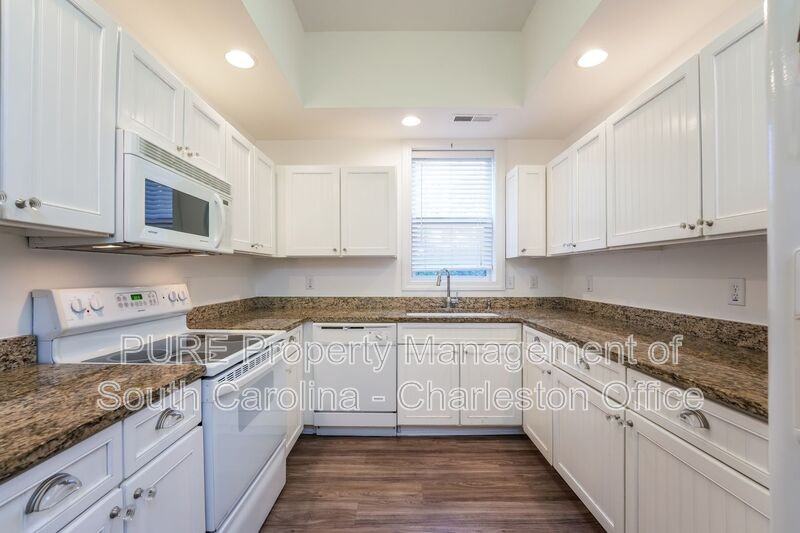 7211 Indigo Palms Way - Photo 4 of 21