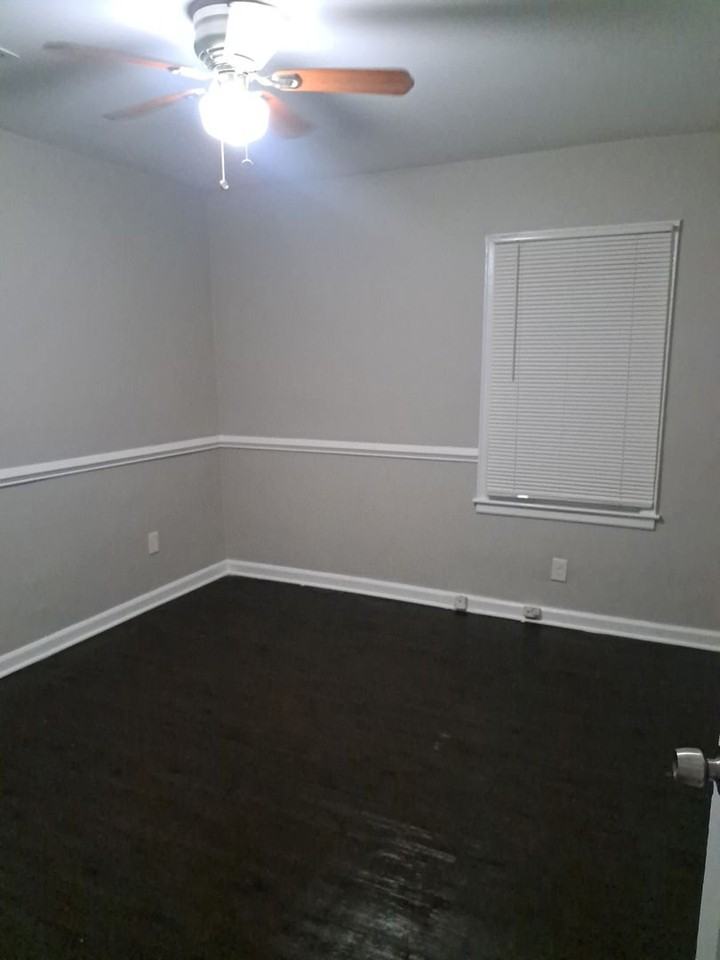 1848 Cummings Dr Sw - Photo 3 of 14