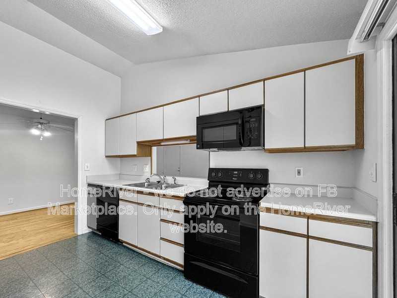 2921 Oaktop Cir - Photo 4 of 20