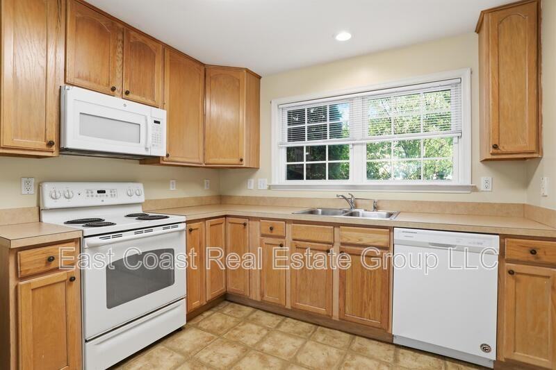 24 Mabel Ln - Photo 4 of 50