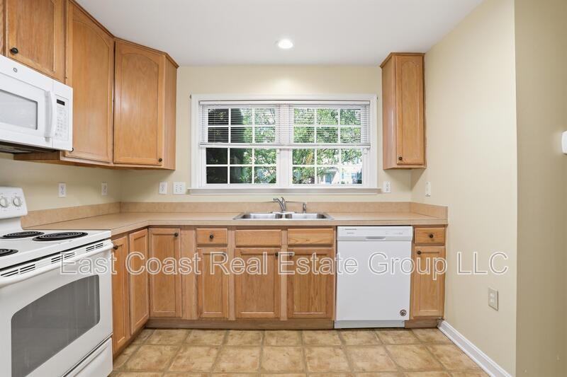 24 Mabel Ln - Photo 5 of 50