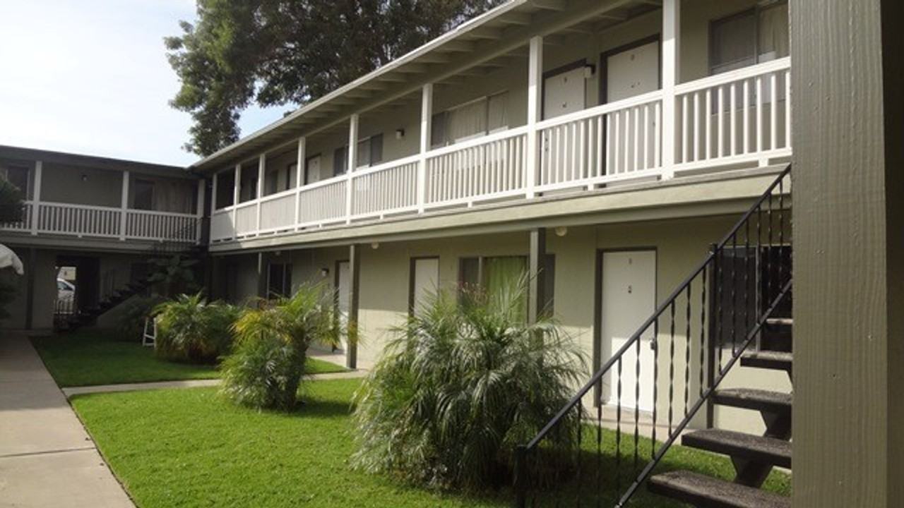 1026 S Russell Ave #H - Photo 6 of 10