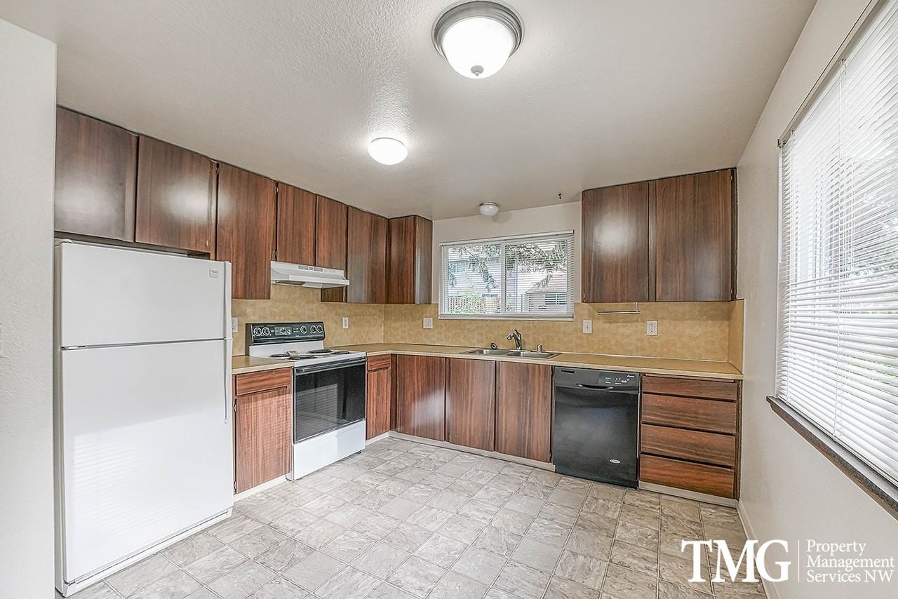 1520 Se Talton Ave - Photo 5 of 15