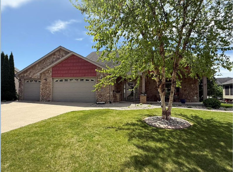 4363 Memorial Cir - Photo 2 of 50