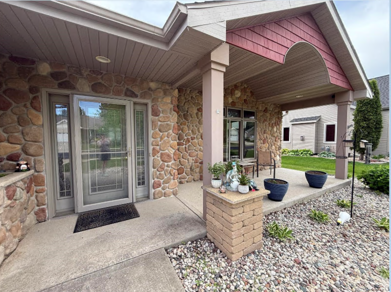 4363 Memorial Cir - Photo 5 of 50