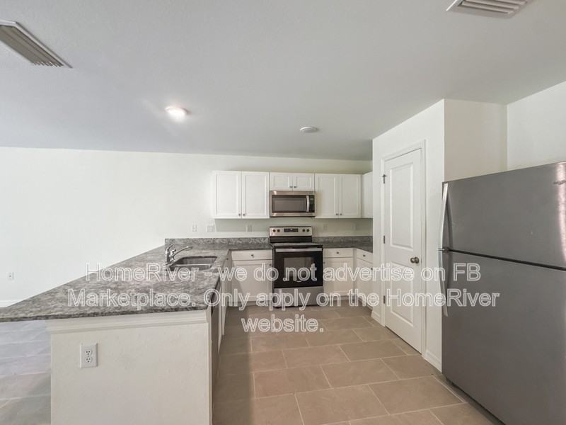 18118 Sullivan Ave - Photo 2 of 20